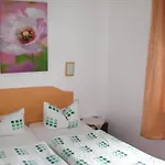 Zum Buergergarten Отель 3*