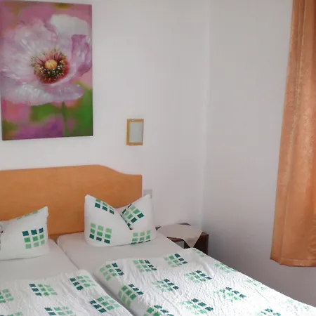 Zum Buergergarten Hotel 3*