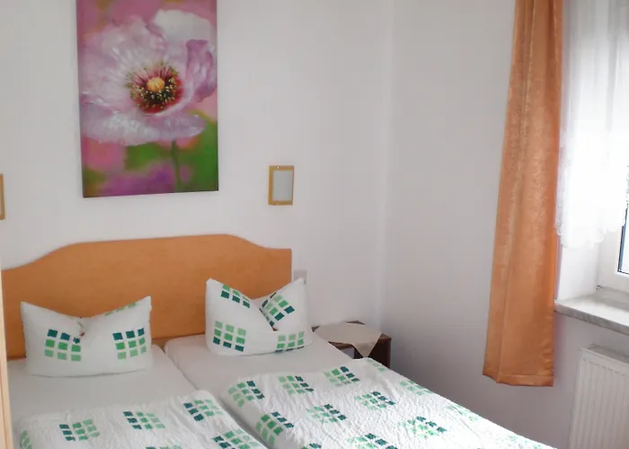 Hotell Zum Buergergarten 3*