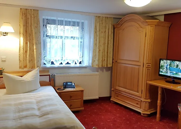 Zum Buergergarten Hotell 3*